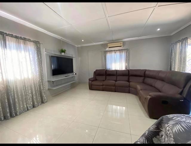 3 BEDROOM HOUSE FOR SALE IN FERNWOOD